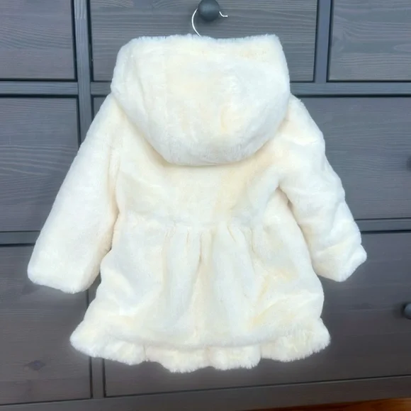 American-Widgeon Faux Fur Toddler Hooded Coat (Cream) - Picture 3 of 6